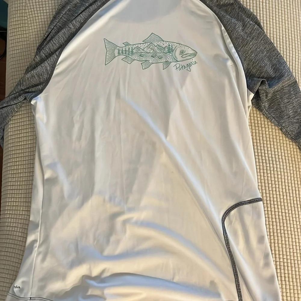 Patagonia Capilene Cool Daily Gray and White Hoody - Picture 5 of 8